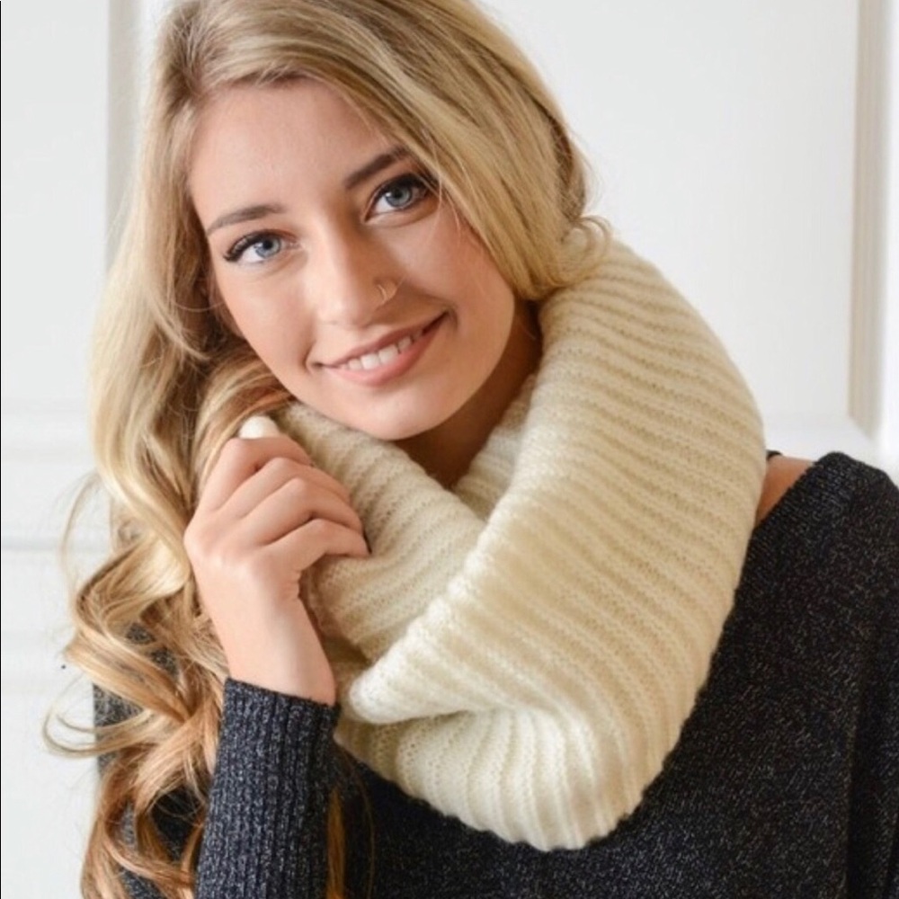 💙New💙 Ribbed Infinity Scarf